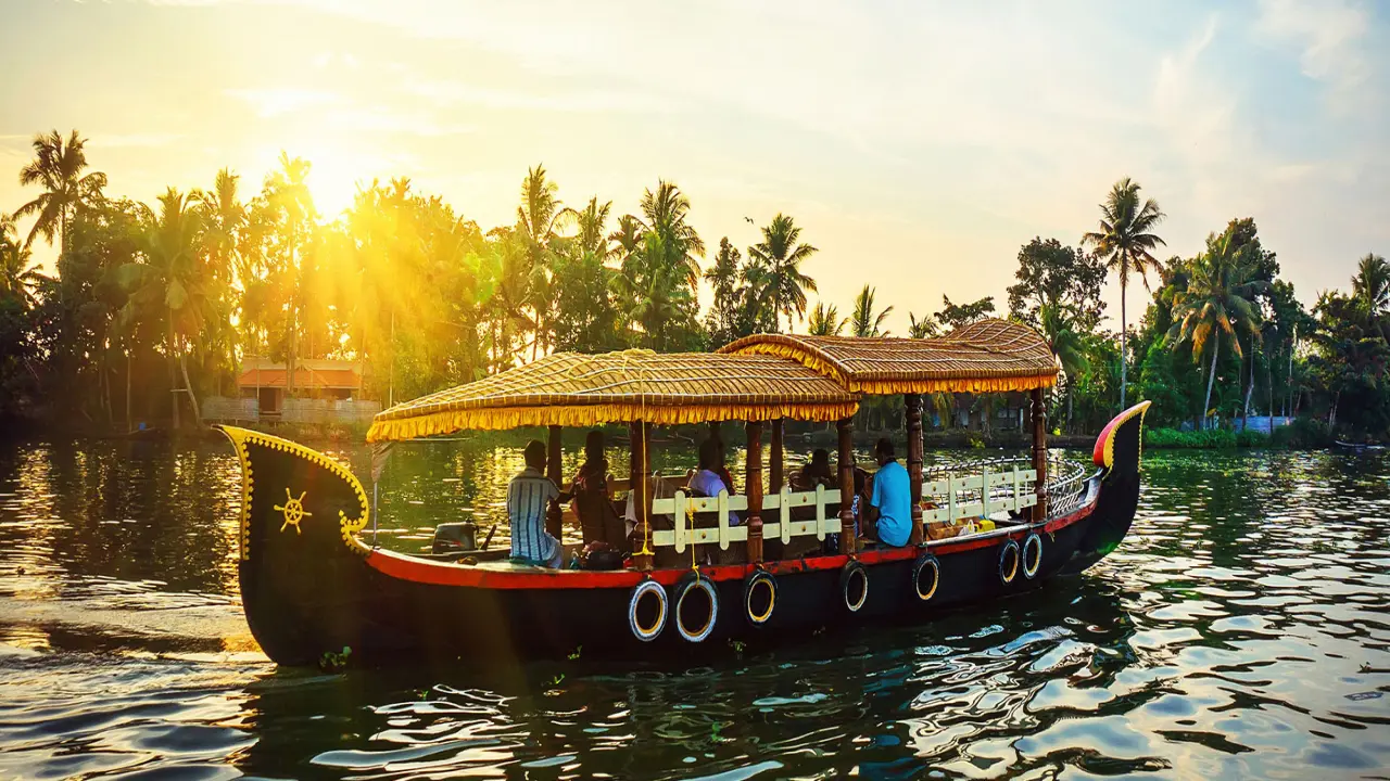 Avoid These Mistakes When Exploring the Best Honeymoon Spots in Kerala
